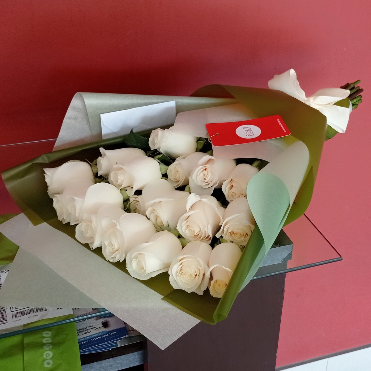Ramo de rosas extendido con 18 rosas blancas - Pedido 242601