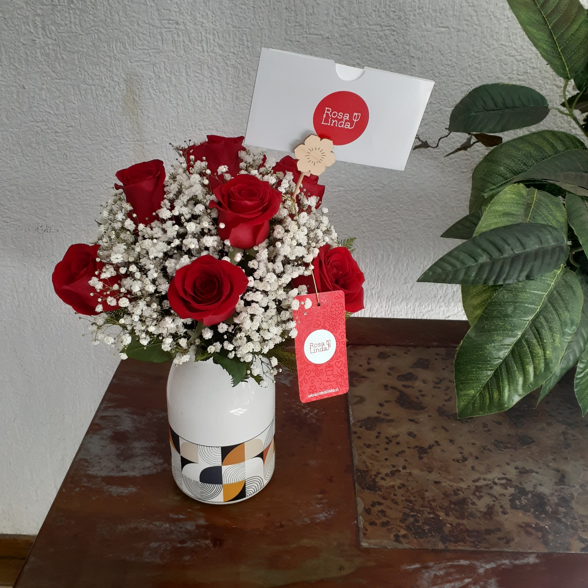 Rocío Rojo - Arreglo floral con rosas rojas y gypsophila - Pedido 243318