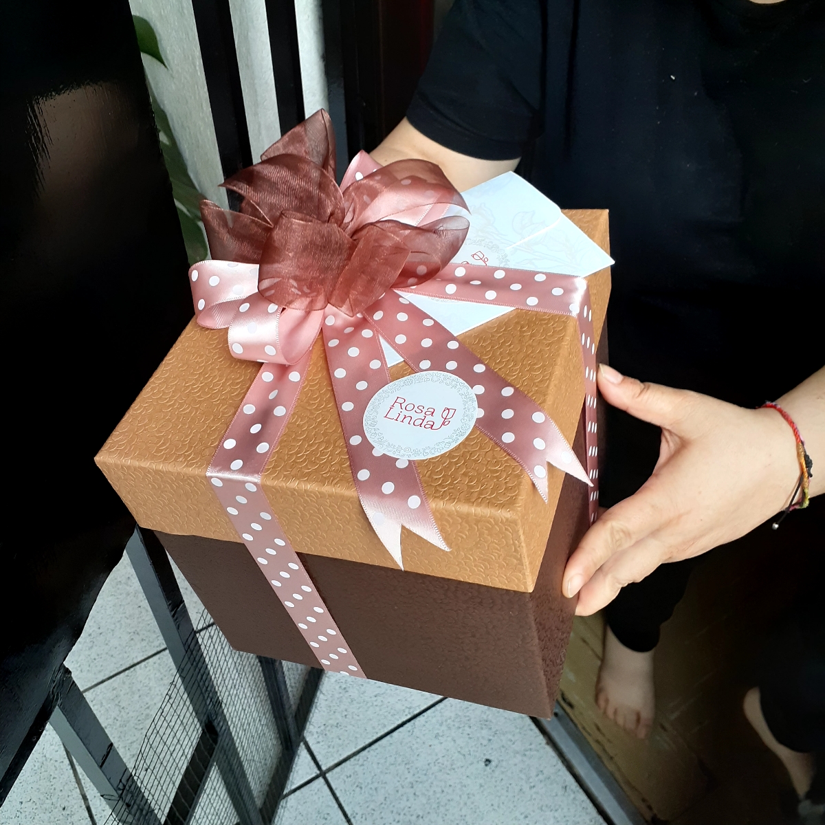 Set de Regalo Delicioso - Caja de regalo con chocolates, dulces, tostadas y té - Pedido 246611