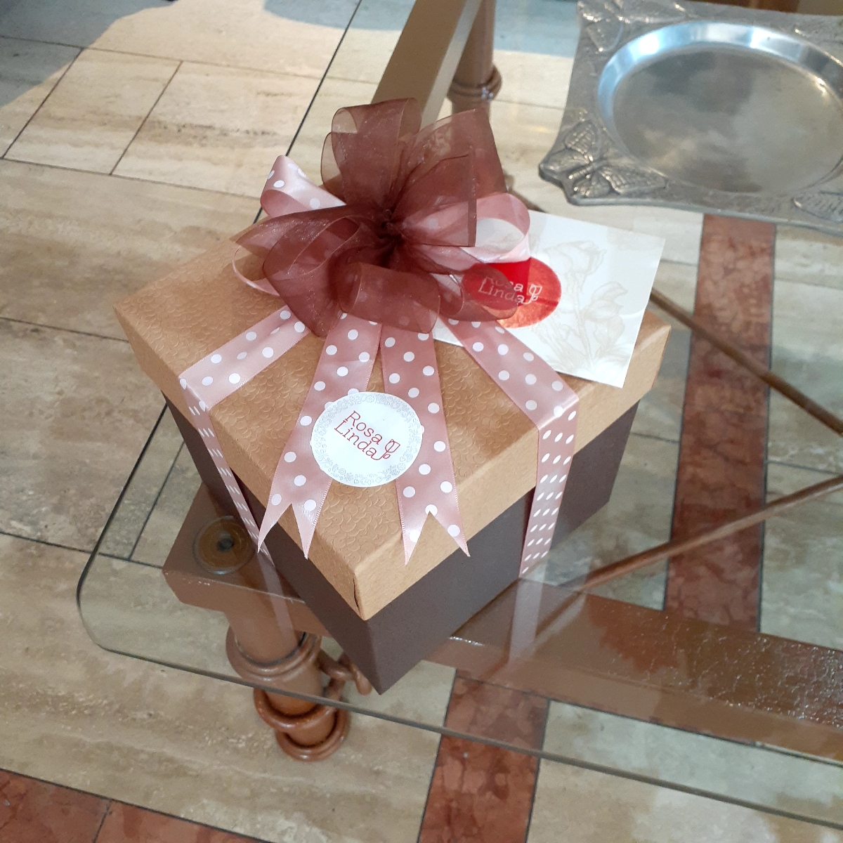 Set de Regalo Delicioso - Caja de regalo con chocolates, dulces, tostadas y té - Pedido 247127