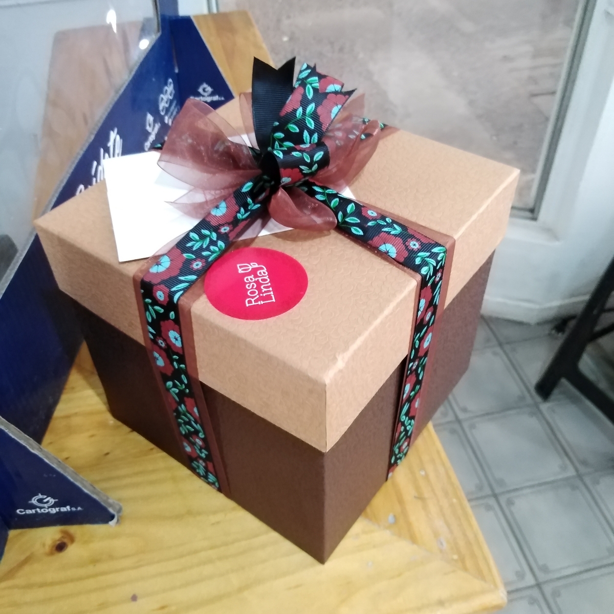 Set de Regalo Buen Día - Caja de regalo con tostadas, mermelada, té y galletas - Pedido 247746